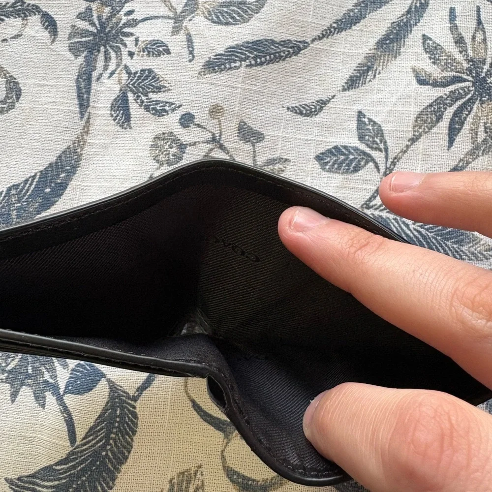 Coach Men’s Slim Billfold Wallet in Signature Canvas - Picture 6 of 7